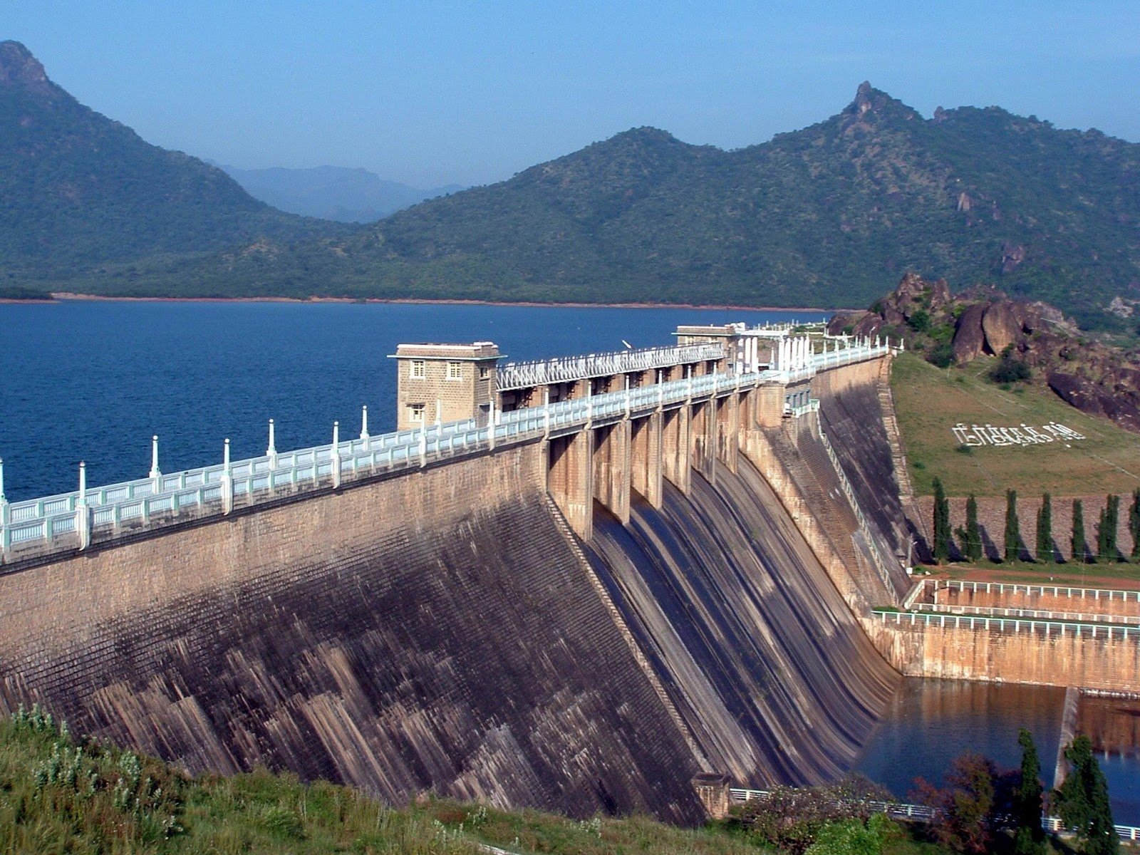 Manimuthar Dam & Falls